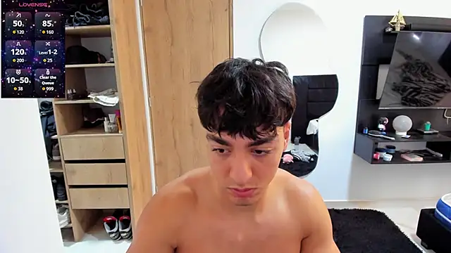 Snapshot of Cristhian_Evans chatting on October 9, 2025, 2:26 pm Cristhian Evans online show from October 9, 2025, 2:26 pm