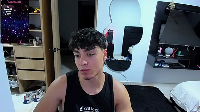 Snapshot of Cristhian_Evans chatting on October 15, 2025, 2:33 am Cristhian Evans online show from October 15, 2025, 2:33 am