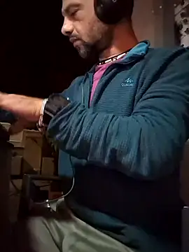 FotografoPollon online show from September 23, 2025, 9:29 pm