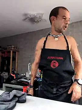 FotografoPollon online show from October 2, 2025, 9:49 am