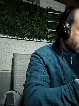 FotografoPollon online show from October 6, 2025, 9:01 pm