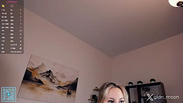 Snapshot of EternalLiberty chatting on October 28, 2025, 11:07 pm EternalLiberty online show from October 28, 2025, 11:07 pm