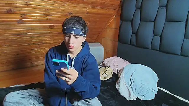 Justyn Ross online show from November 8, 2025, 1:50 am