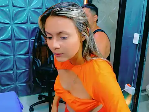 Snapshot of ValentinaAndTerry chatting on October 11, 2025, 11:20 am ValentinaAndTerry online show from October 11, 2025, 11:20 am