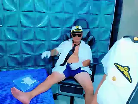 Snapshot of ValentinaAndTerry chatting on October 31, 2025, 4:52 pm ValentinaAndTerry online show from October 31, 2025, 4:52 pm