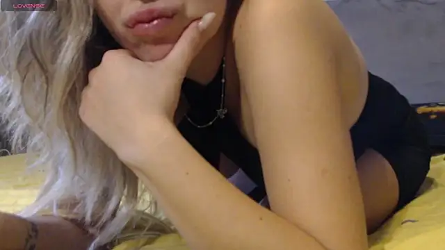 Snapshot of sweetlolly30 chatting on November 6, 2025, 7:31 am sweetlolly30 online show from November 6, 2025, 7:31 am