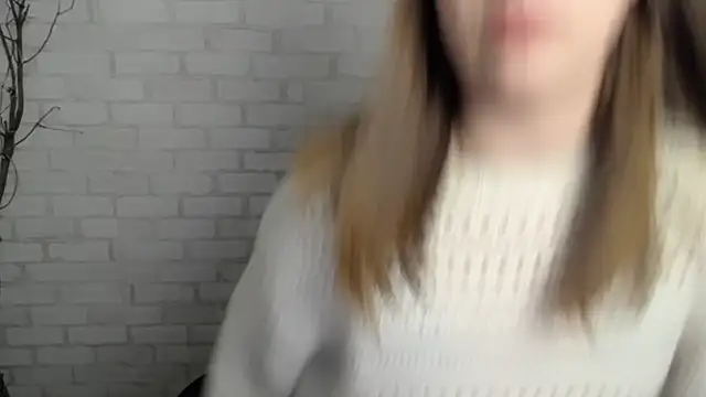 Snapshot of Sweet_Doll_Luna chatting on December 29, 2024, 5:44 pm Sweet Doll Luna online show from December 29, 2024, 5:44 pm