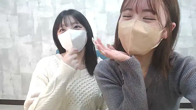 Snapshot of LOVE_MOMO_LOVE chatting on January 6, 2025, 12:02 pm LOVE MOMO LOVE online show from January 6, 2025, 12:02 pm