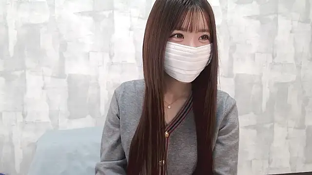 LOVE MOMO LOVE online show from September 28, 2025, 11:15 am