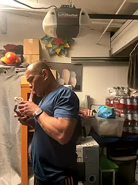 EatMyCake831 online show from September 28, 2025, 10:09 am