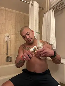 Snapshot of EatMyCake831 chatting on April 12, 2026, 4:45 pm EatMyCake831 online show from April 12, 2026, 4:45 pm