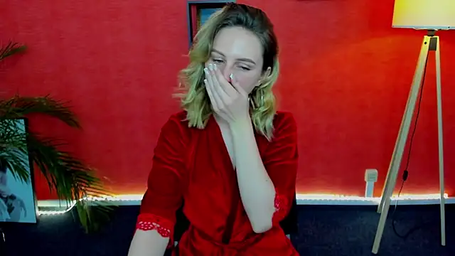 Lia Bloom  online show from December 24, 2024, 10:01 am