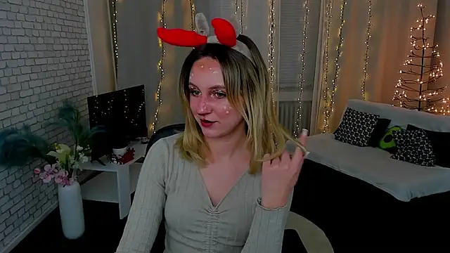 Lia Bloom  online show from December 29, 2024, 5:54 pm
