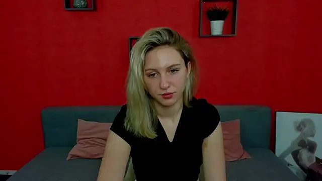 Lia Bloom  online show from January 10, 2025, 11:43 am