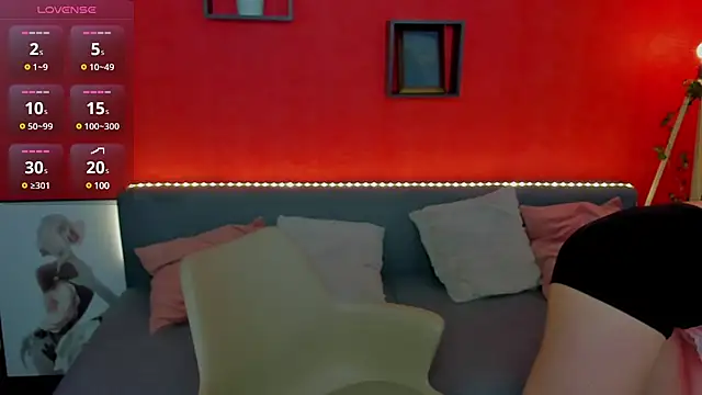 Lia Bloom  online show from February 27, 2025, 3:26 pm