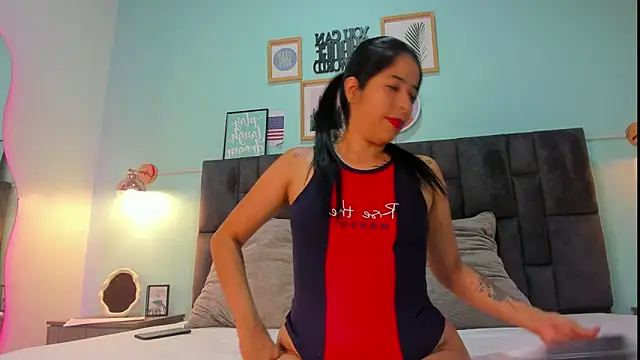 Snapshot of DulceAurora__ chatting on February 4, 2025, 3:33 am DulceAurora online show from February 4, 2025, 3:33 am