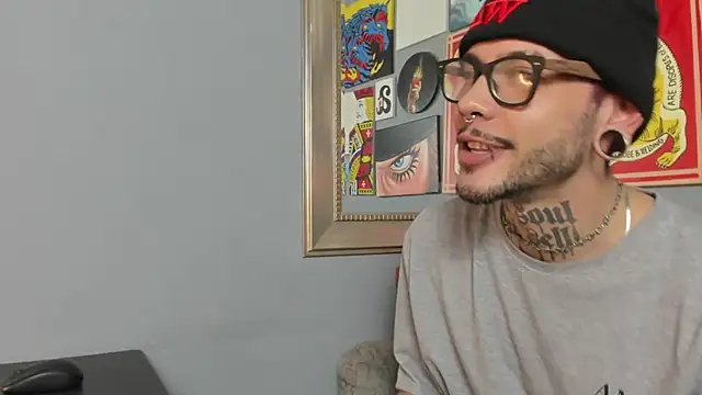 Snapshot of MurdockH chatting on October 9, 2025, 2:42 am MurdockH online show from October 9, 2025, 2:42 am