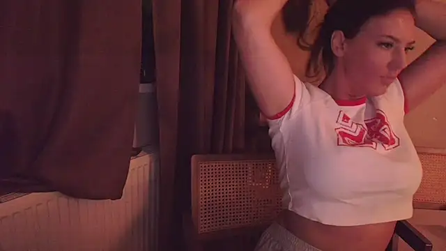 Nina24 online show from October 27, 2025, 8:02 pm