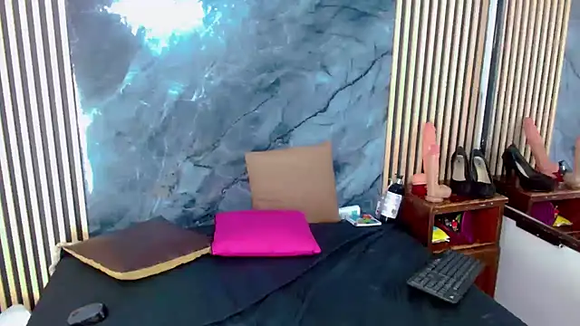 Isalombardi online show from March 10, 2025, 3:34 am