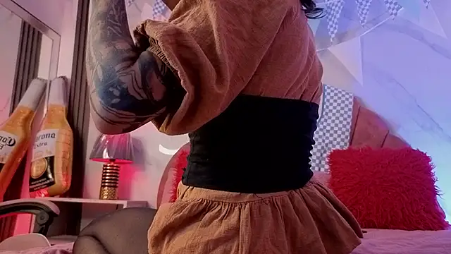 Snapshot of Layla_Cullen chatting on September 26, 2025, 8:02 pm Layla Cullen online show from September 26, 2025, 8:02 pm