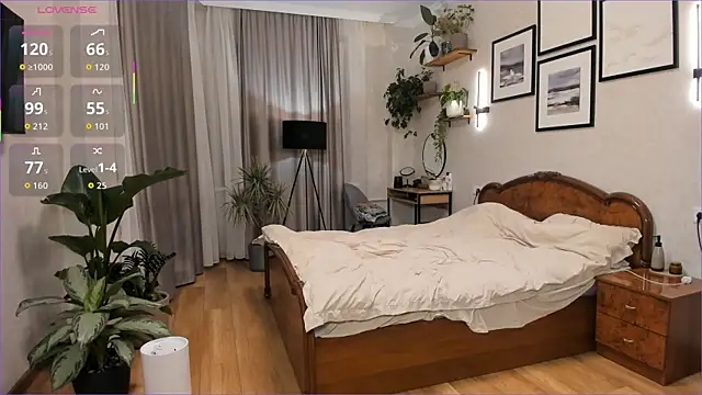 Snapshot of NicoleLuv chatting on September 16, 2025, 6:53 pm NicoleLuv online show from September 16, 2025, 6:53 pm