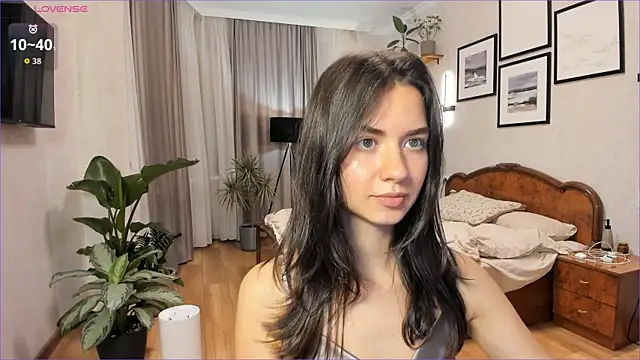 Snapshot of NicoleLuv chatting on September 17, 2025, 7:04 pm NicoleLuv online show from September 17, 2025, 7:04 pm