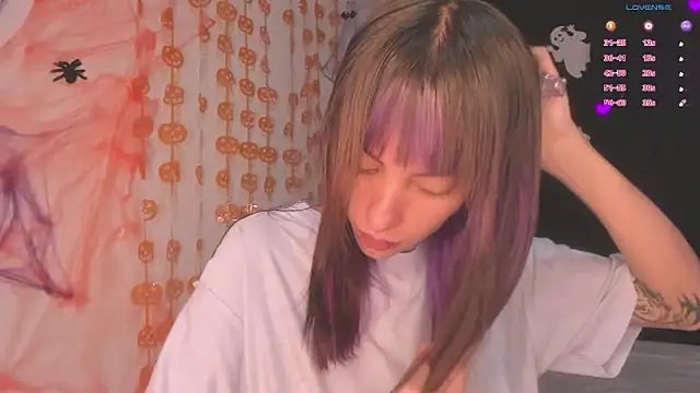 MiaGoth  online show from November 5, 2025, 2:22 am