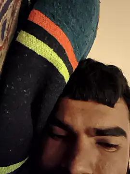 yourboy2000   online show from January 19, 2026, 1:31 am