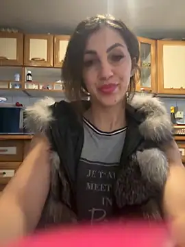 EmaSkyes online show from September 17, 2025, 4:47 am