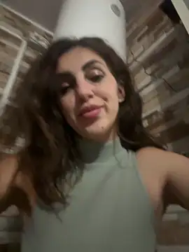 EmaSkyes online show from October 5, 2025, 7:45 pm