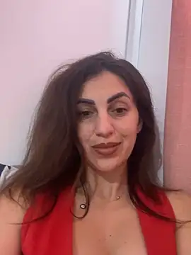 EmaSkyes online show from November 13, 2025, 7:51 am