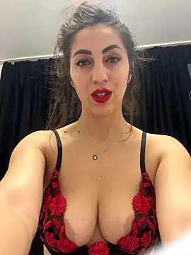 EmaSkyes online show from November 29, 2025, 6:49 am