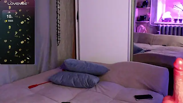 Carrie Moonshine online show from February 26, 2025, 9:37 pm