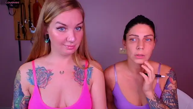 Snapshot of Carrie_Moonshine chatting on October 9, 2025, 7:12 pm Carrie Moonshine online show from October 9, 2025, 7:12 pm