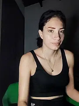 Snapshot of aurelialux chatting on December 7, 2024, 9:22 pm aurelialux online show from December 7, 2024, 9:22 pm