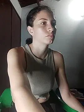 Snapshot of aurelialux chatting on February 24, 2025, 10:25 pm aurelialux online show from February 24, 2025, 10:25 pm