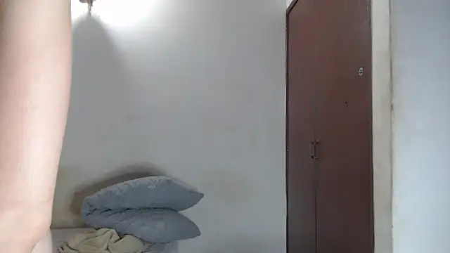 Snapshot of aurelialux chatting on March 5, 2025, 9:15 pm aurelialux online show from March 5, 2025, 9:15 pm