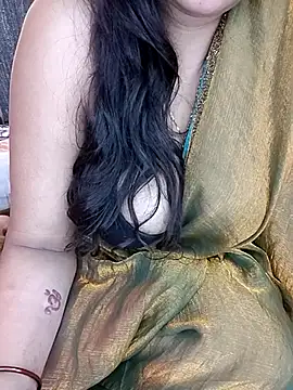 Snapshot of kaamuk_shweta chatting on October 10, 2025, 4:33 am kaamuk shweta online show from October 10, 2025, 4:33 am