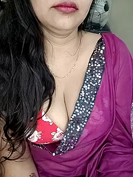 Snapshot of kaamuk_shweta chatting on October 14, 2025, 12:33 am kaamuk shweta online show from October 14, 2025, 12:33 am