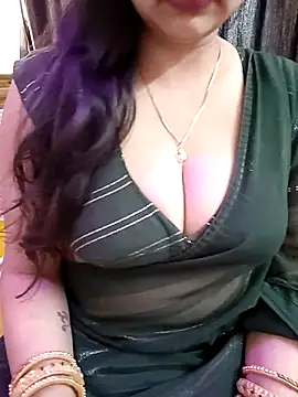 Snapshot of kaamuk_shweta chatting on November 18, 2025, 6:29 am kaamuk shweta online show from November 18, 2025, 6:29 am