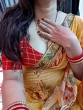 Snapshot of kaamuk_shweta chatting on December 4, 2025, 5:39 am kaamuk shweta online show from December 4, 2025, 5:39 am