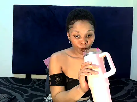 Snapshot of ReginaStar16 chatting on September 17, 2025, 7:37 pm ReginaStar16 online show from September 17, 2025, 7:37 pm