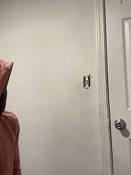 Snapshot of honeybrow chatting on December 14, 2024, 6:02 am honeybrow online show from December 14, 2024, 6:02 am