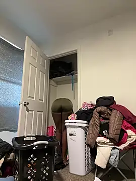 Snapshot of honeybrow chatting on February 25, 2025, 1:39 pm honeybrow online show from February 25, 2025, 1:39 pm