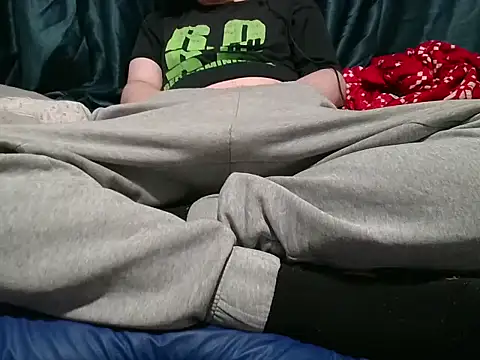 Snapshot of krissraw chatting on October 31, 2025, 3:40 am krissraw online show from October 31, 2025, 3:40 am