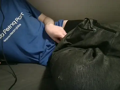 Snapshot of krissraw chatting on March 6, 2026, 5:15 am krissraw online show from March 6, 2026, 5:15 am