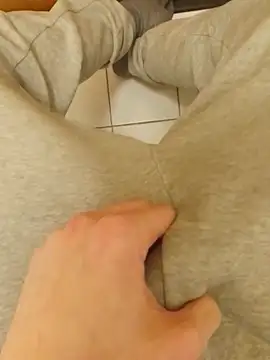 Snapshot of krissraw chatting on March 10, 2026, 4:34 pm krissraw online show from March 10, 2026, 4:34 pm