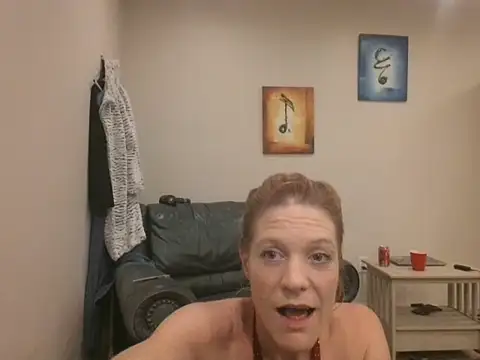 Snapshot of AddieAssets chatting on September 23, 2025, 6:16 am AddieAssets online show from September 23, 2025, 6:16 am