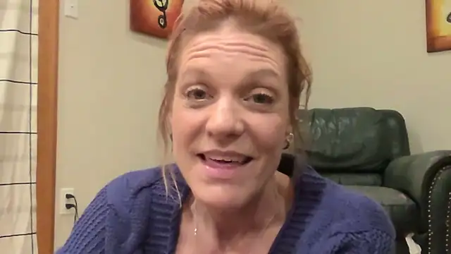 Snapshot of AddieAssets chatting on November 5, 2025, 8:47 am AddieAssets online show from November 5, 2025, 8:47 am