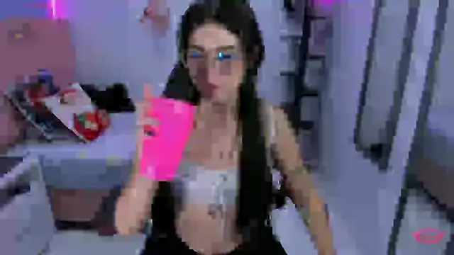 cassiehoward14 online show from December 18, 2024, 3:15 am